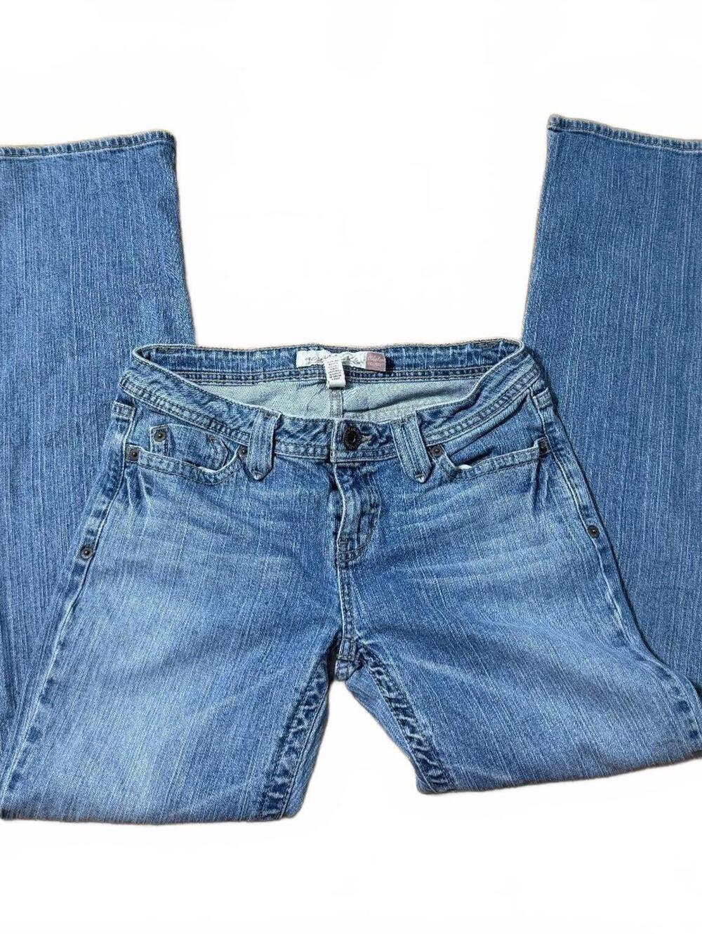 Aeropostale Chelsea Bootcut Size 3/4 Short Medium Wash Jeans